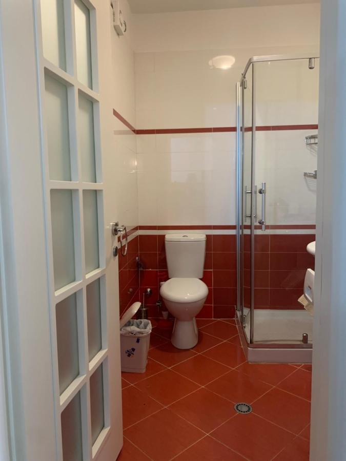 Апартаменти Fiona's Sea View *