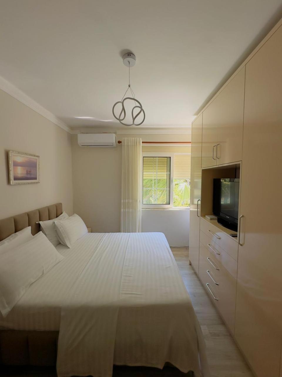 Fiona's Sea View Апартаменти Голем