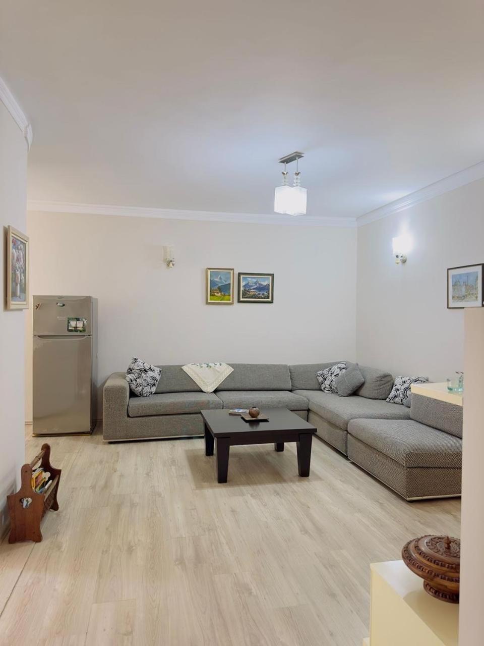 Fiona's Sea View Апартаменти *