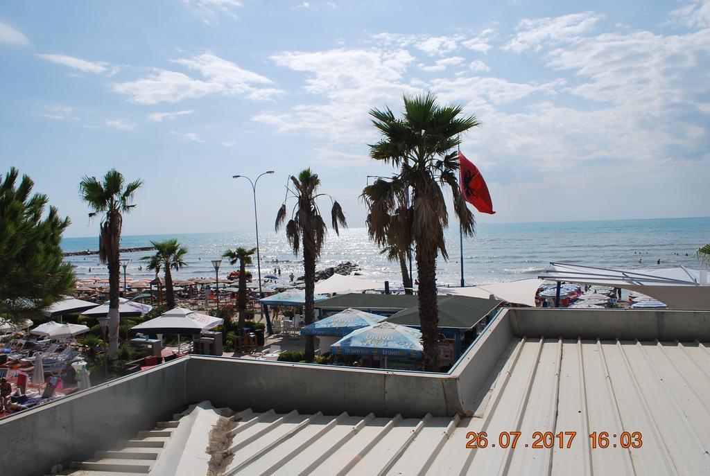 Fiona's Sea View Апартаменти