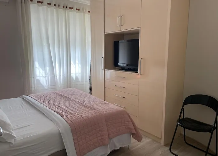 Fiona\'S Sea View Apartment