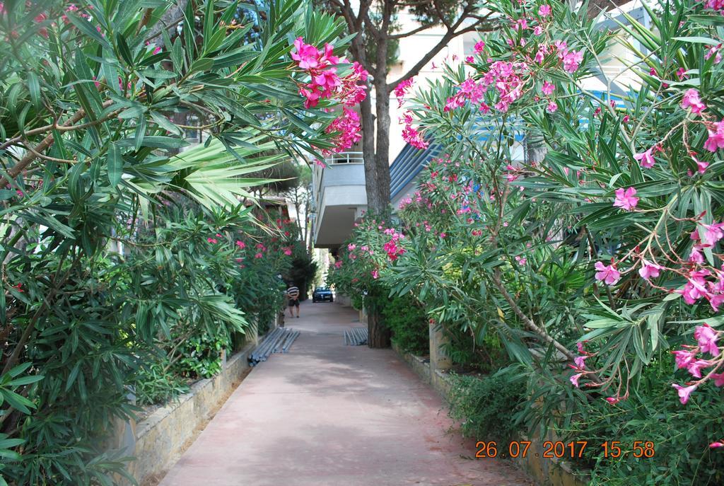 Fiona's Sea View Apartment *